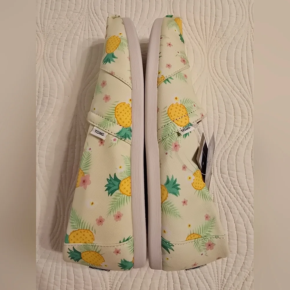 NWT Toms Ladies Lemonade Pineapple Paradise Print Alpargata